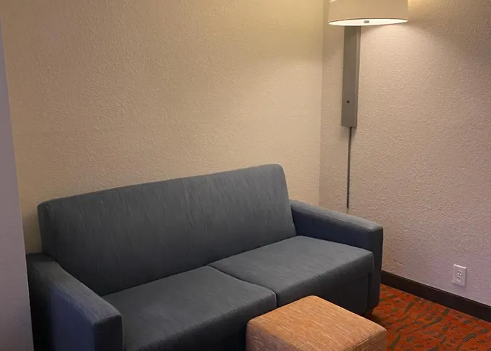 Express By Ihg Hotel Metropolis
