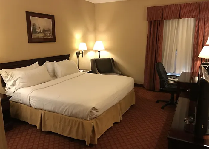 Express By Ihg Hotel 3*