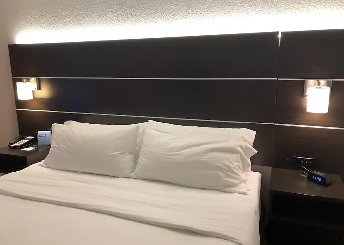 Express By Ihg Hotel