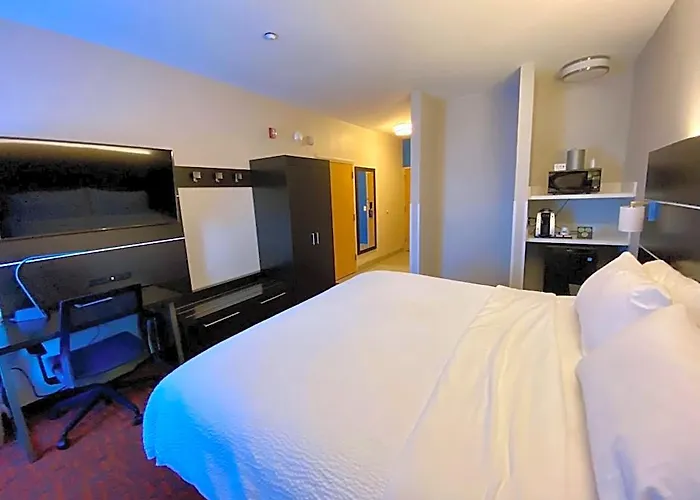 Express By Ihg 3* Metropolis