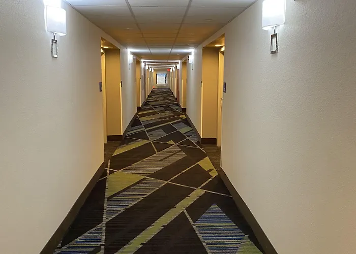 Express By Ihg 3*