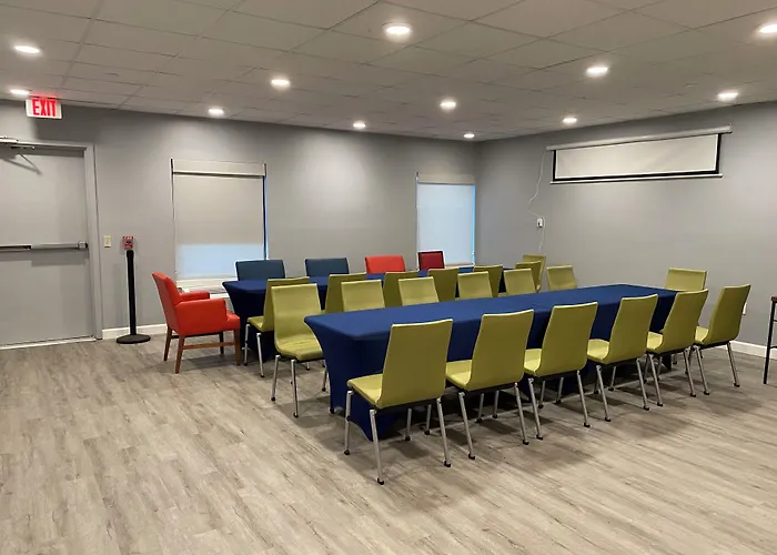 Express By Ihg 3* Metropolis